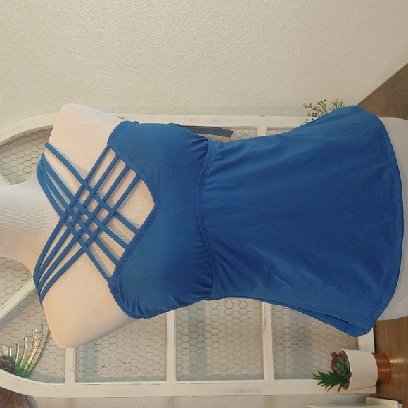 🆕SOFT! Kenneth Cole Strappy Solid Tankini Top - Picture 1 of 7